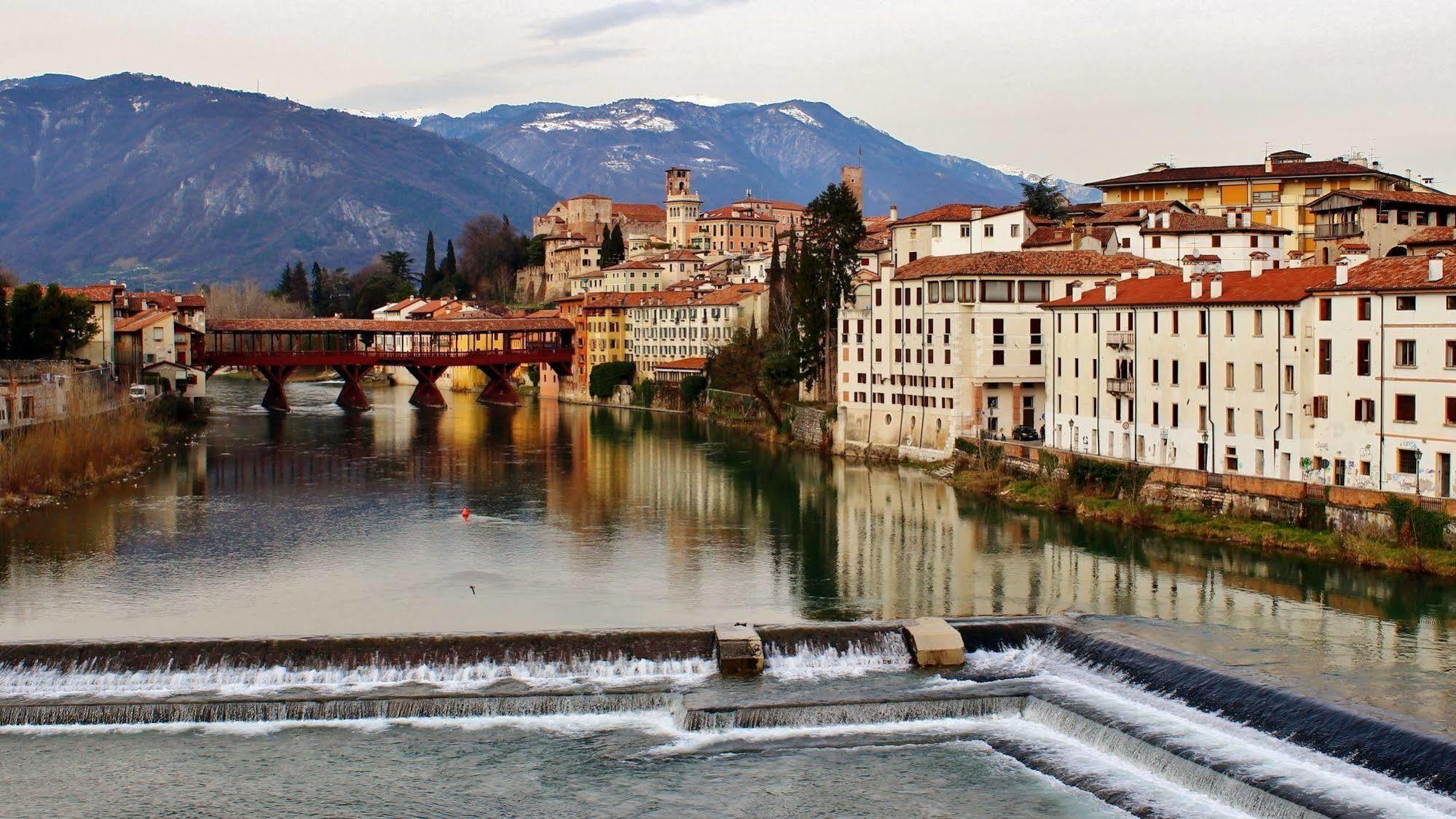 Hotel Miramonti Enoteca Pove del Grappa Kültér fotó