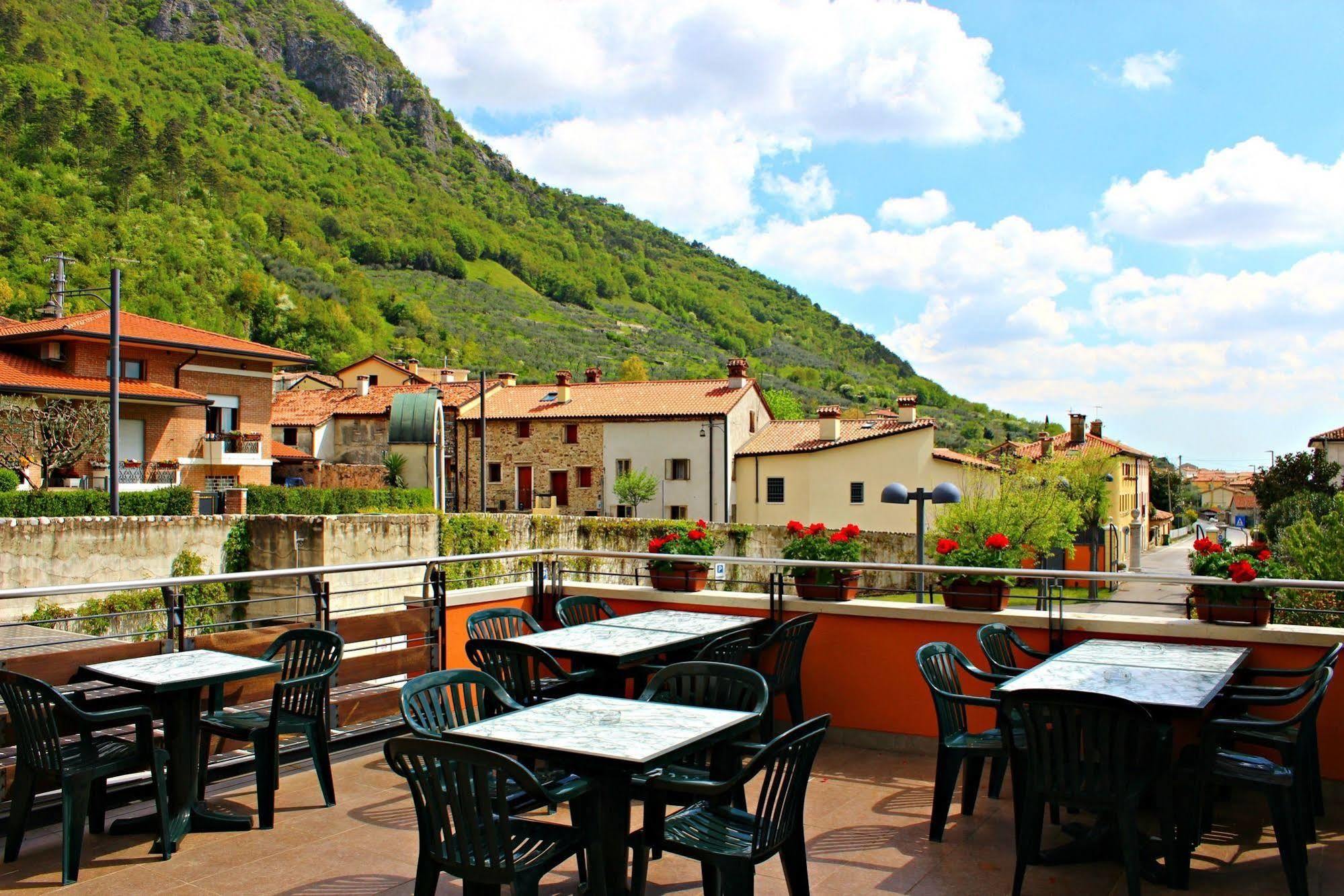 Hotel Miramonti Enoteca Pove del Grappa Kültér fotó